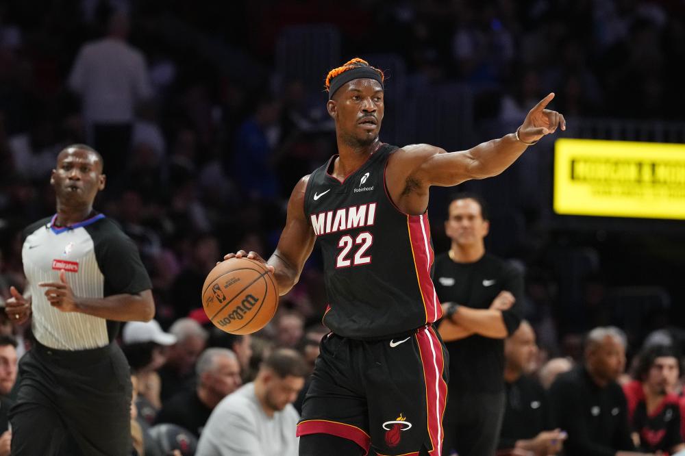 更是对篮球 更是对篮球