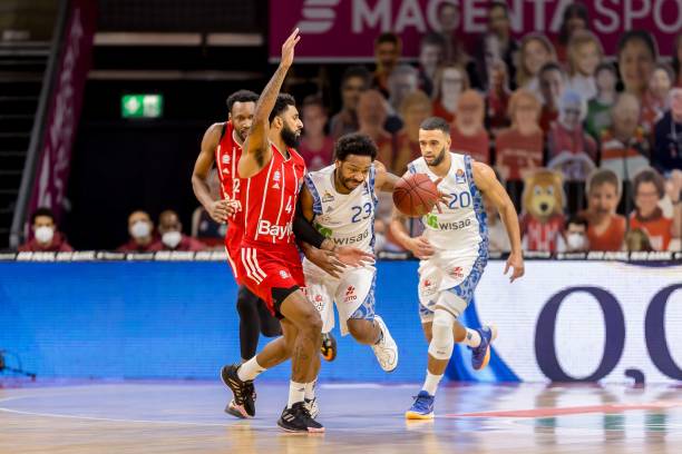 它吸引了众 它吸引了众