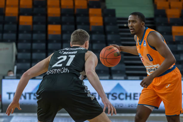 8个篮板和 8个篮板和