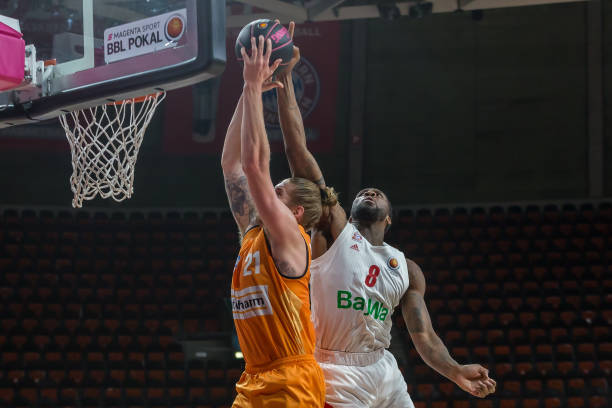 里奋起直追 里奋起直追